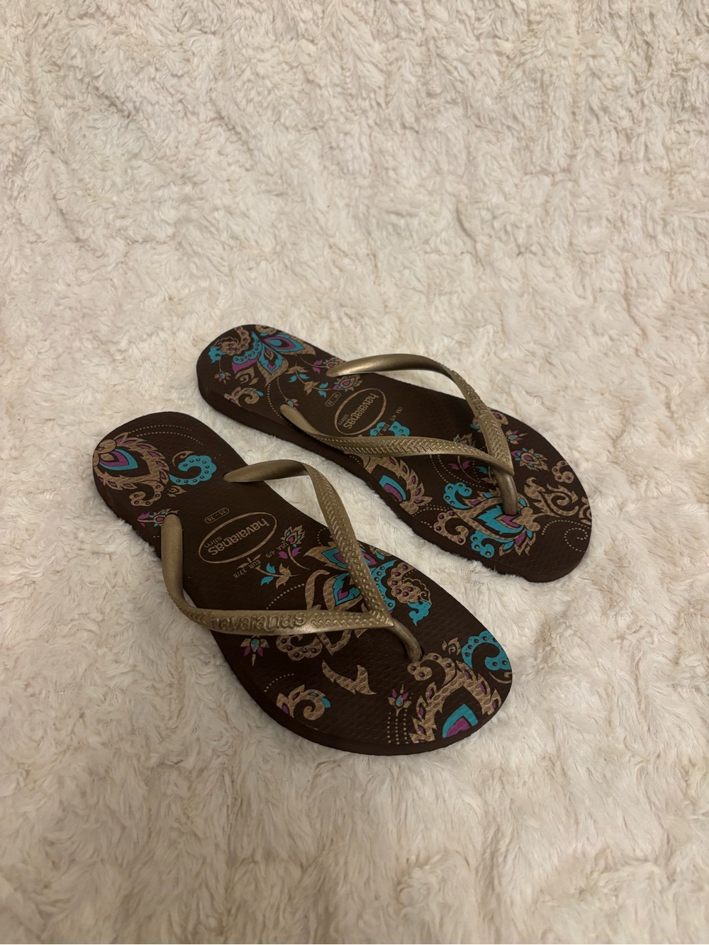 Havaianas Women's Brown Paisley Flip Flops with Teal and Gold Accents